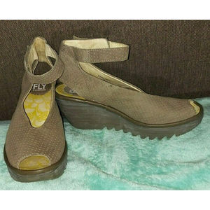 Fly London Womens Yala Perf Ankle Strap Wedge Sandal Olive Perforated 38/7.5